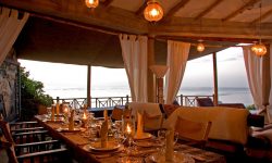 21-cliff-house-dinner-setting-17-05-11