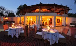 african_safari_zambia_sussiandchuma_dining