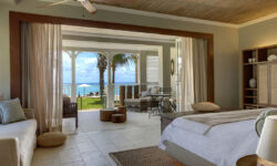 bedroom_sea_view_st-regis