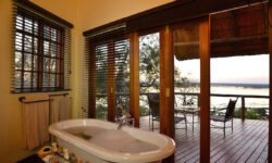 family-room-bath-and-verandah