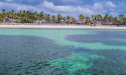 hemingways-watamu-exterior-40