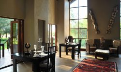 indoor-dining