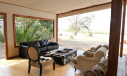 pb-lounge-with-river-view