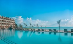 Swimming Pool & Beach View