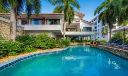 swimming pool ares