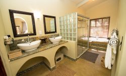 Camelthorn Lodge bathrooms